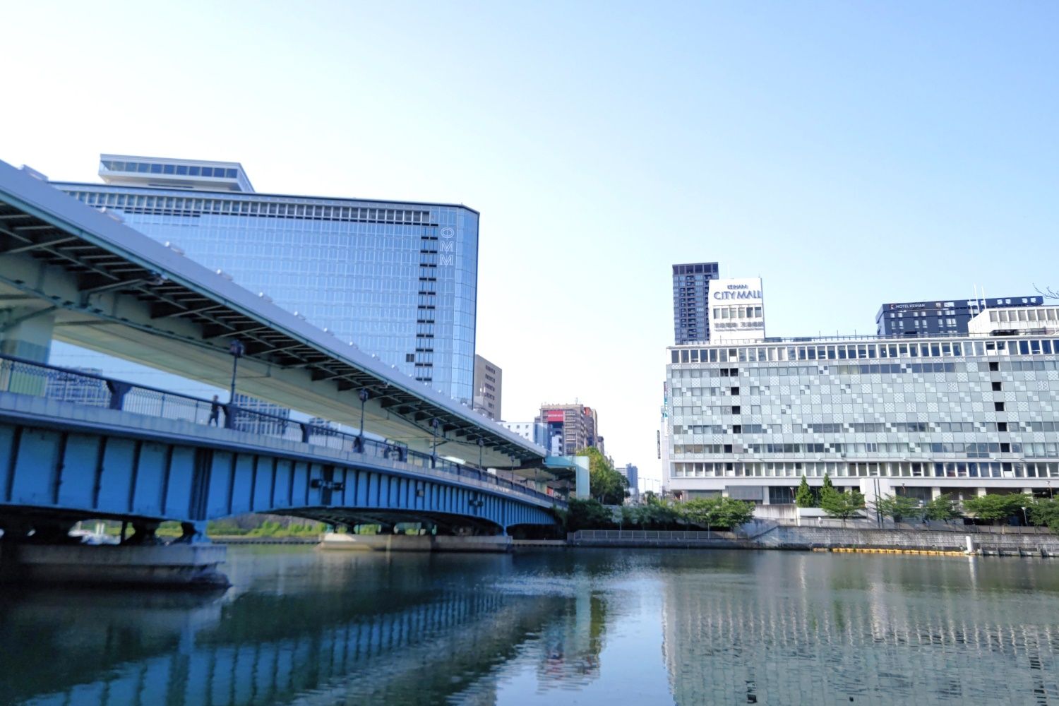 OMMビルと天満橋、京阪シティモール