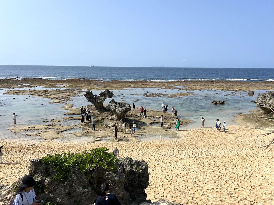今帰仁村の古宇利島にあるハートロック（編集部撮影）