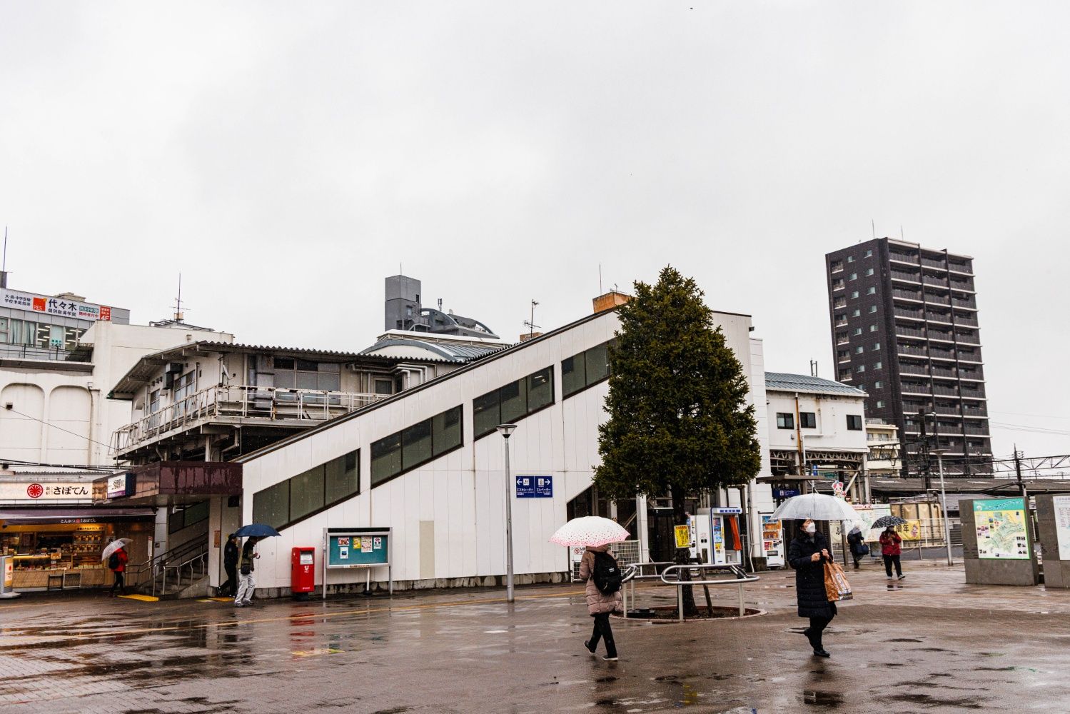 完成当時はむき出しだった鉄骨も覆われた。が、かまぼこ形の屋根はいまも健在だ（撮影：鼠入昌史）