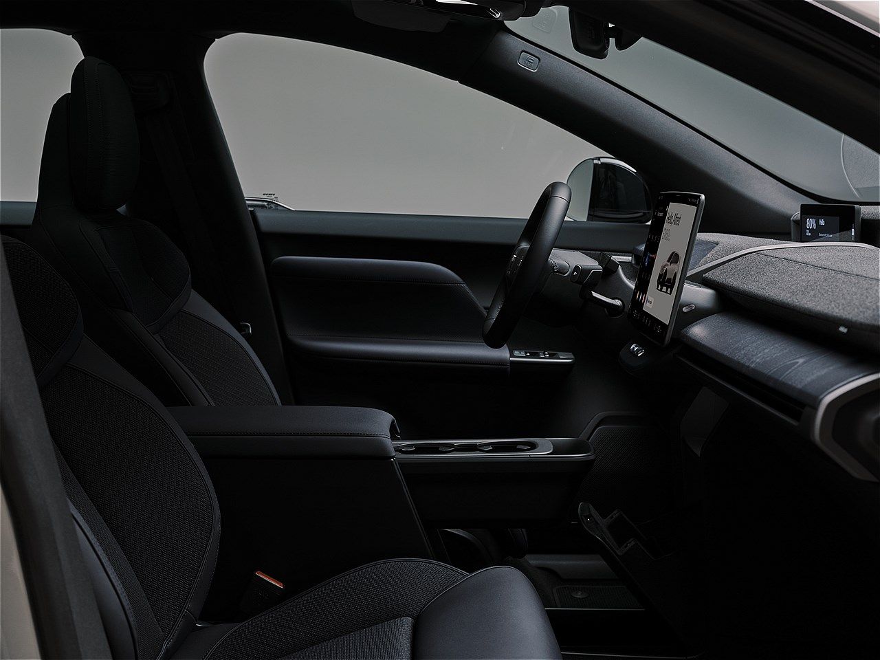 EX60と同時に発表されたボルボ「EX60クロスカントリー」（写真：ボルボ・カー・ジャパン）