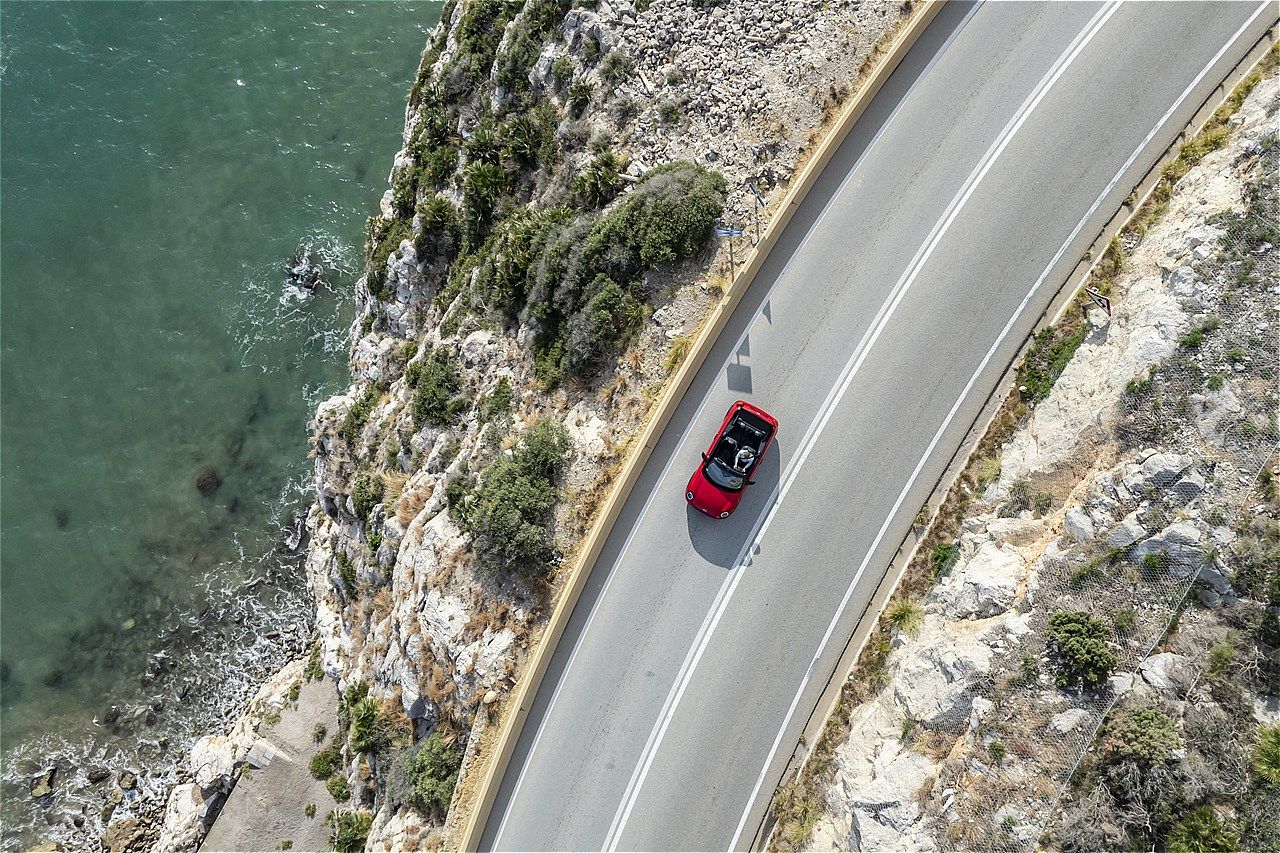 MINI（ミニ）の新型「ミニ・クーパー・コンバーチブルS」（写真：MINI）
