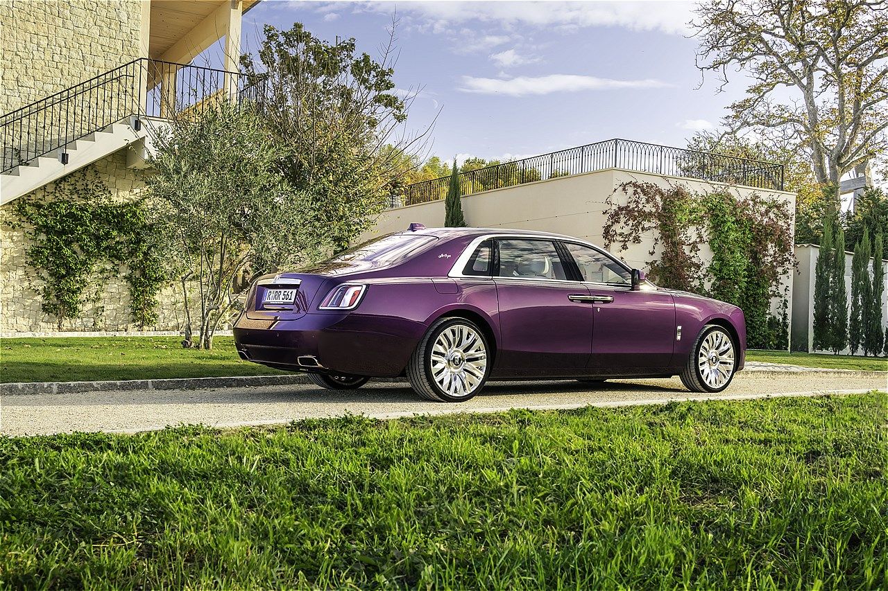 ロールス・ロイス「ゴースト・シリーズⅡエクステンデッドホイールベース」のThe Encounter - Twilight Purple（写真：Rolls-Royce Motor Cars）