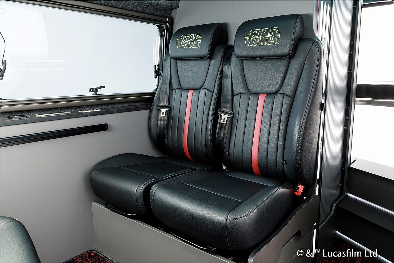 スター・ウォーズの世界観が広がるトイファクトリーのキャンピングカー「ダビンチ6.0＜スター・ウォーズ＞エディション」（写真：トイファクトリー）