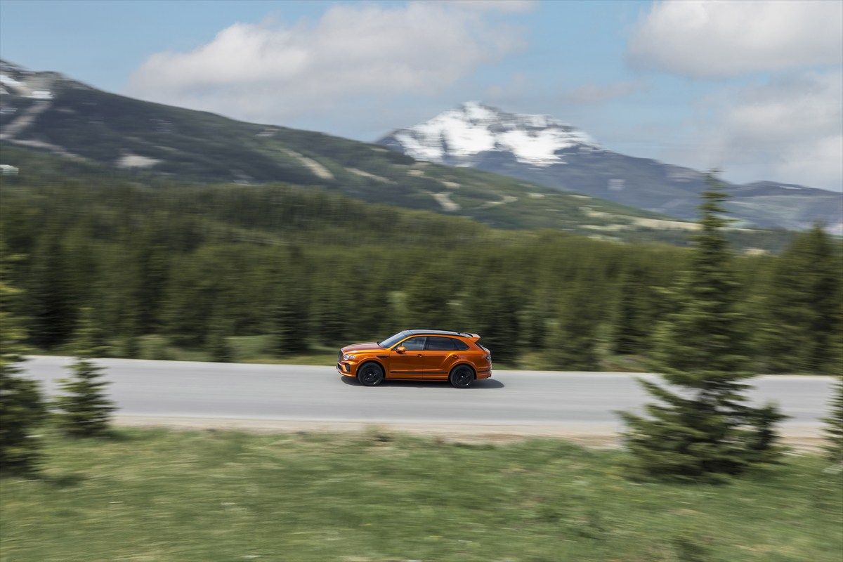 ベントレー ベンテイガ・スピード（写真：Bentley Motors）