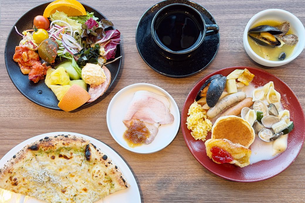 さまざまな種類を少しずつ食べられる幸せ（写真：筆者撮影）