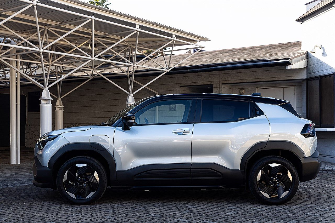 スズキの新型BEV「eビターラ」（写真：三木 宏章）