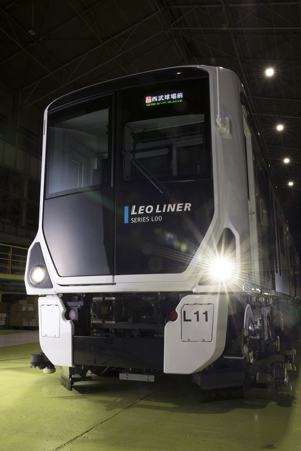 新型レオライナー「L00系」の外観（西武鉄道提供）