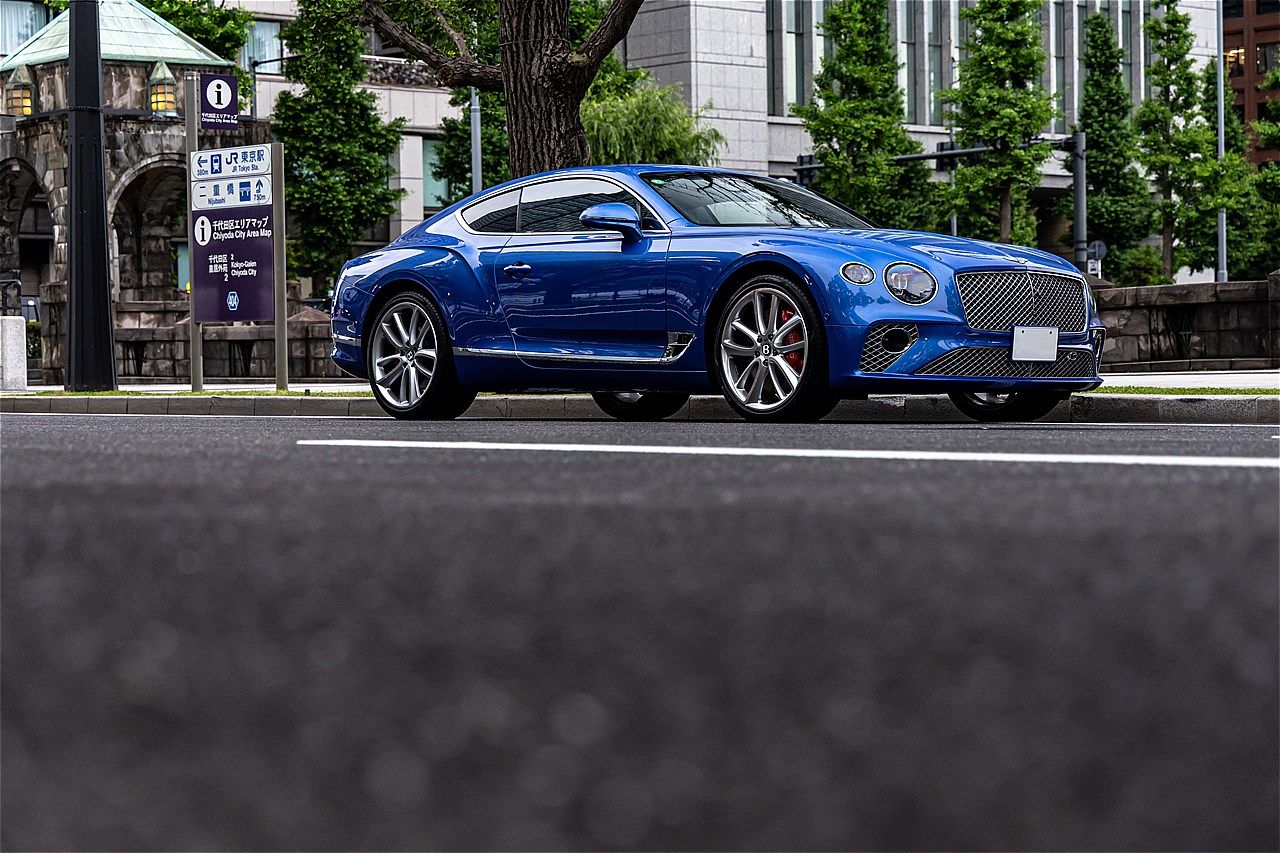 ベントレーの3代目「コンチネンタルGT」（写真：三木 宏章）