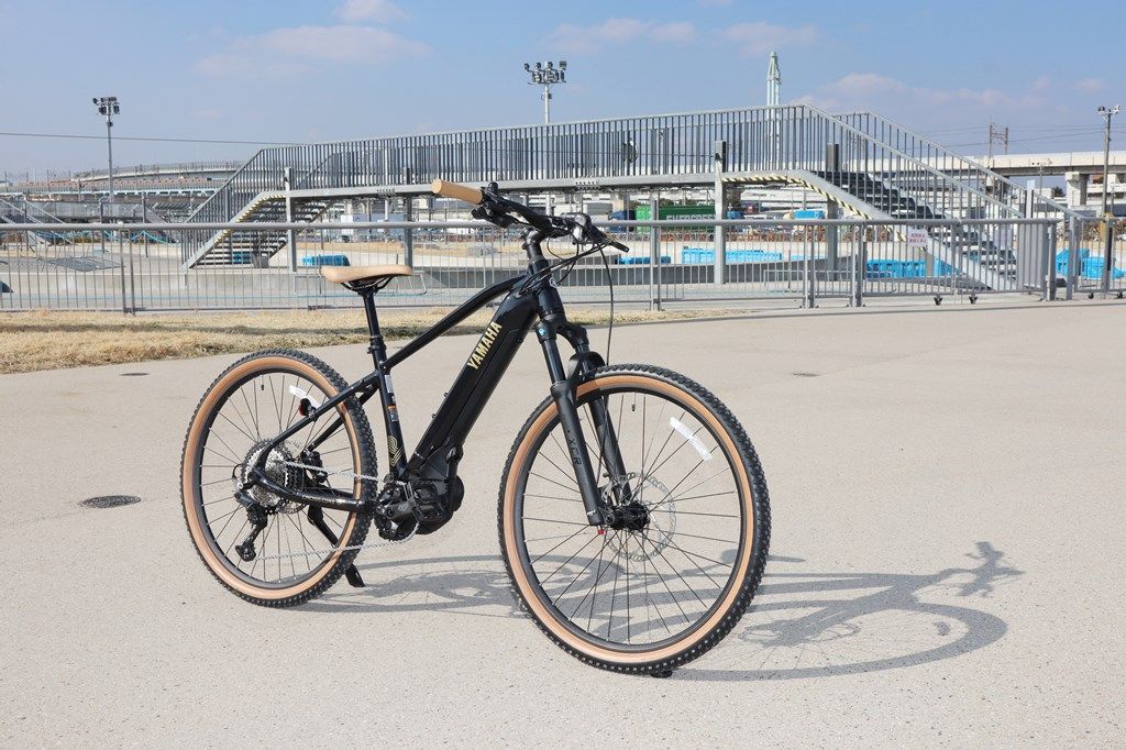 ヤマハの新型スポーツ電動アシスト自転車「クロスコアRV」（写真：筆者撮影）