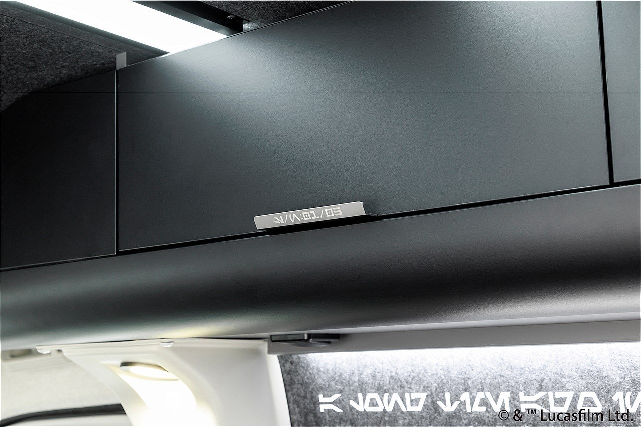 スター・ウォーズの世界観が広がるトイファクトリーのキャンピングカー「ダビンチ6.0＜スター・ウォーズ＞エディション」（写真：トイファクトリー）