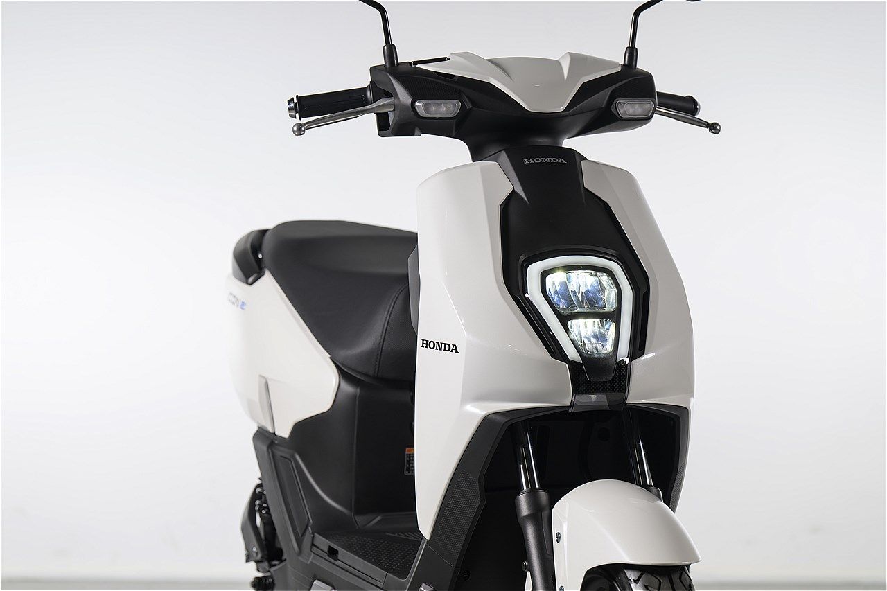 原付一種のホンダ新型電動スクーター｢アイコンe:｣（写真：ホンダモーターサイクルジャパン）