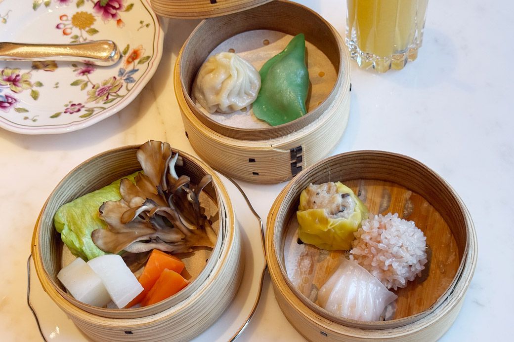 チャイニーズブレックファストの点心と蒸し野菜（写真：筆者撮影）