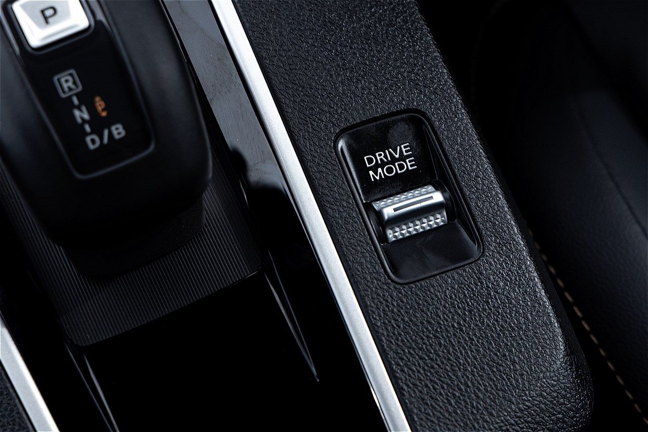 三菱の新型SUV「エクスフォースHEV」（筆者撮影）