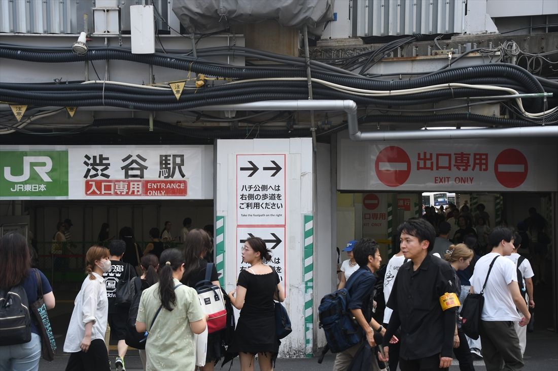 工事中で駅の出入り口がわかりにくい渋谷駅（記者撮影）
