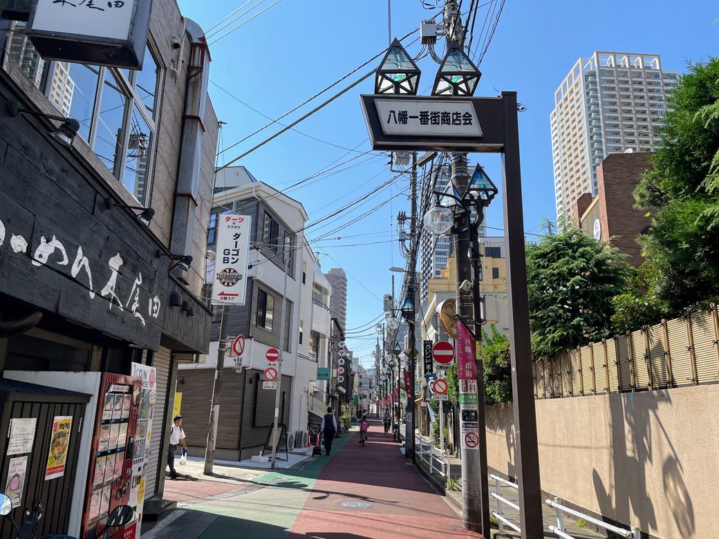 サイゼリヤ1号店のある八幡一番街（筆者撮影）