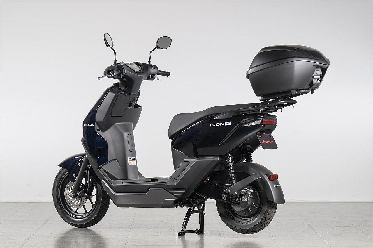 原付一種のホンダ新型電動スクーター｢アイコンe:｣（写真：ホンダモーターサイクルジャパン）
