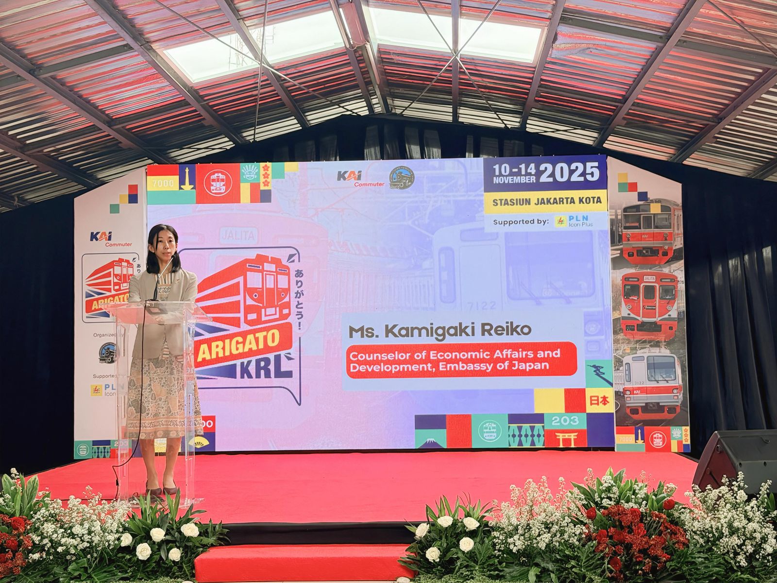 記念式典でスピーチする在インドネシア日本国大使館の上垣礼子経済部参事官（写真：在インドネシア日本国大使館）