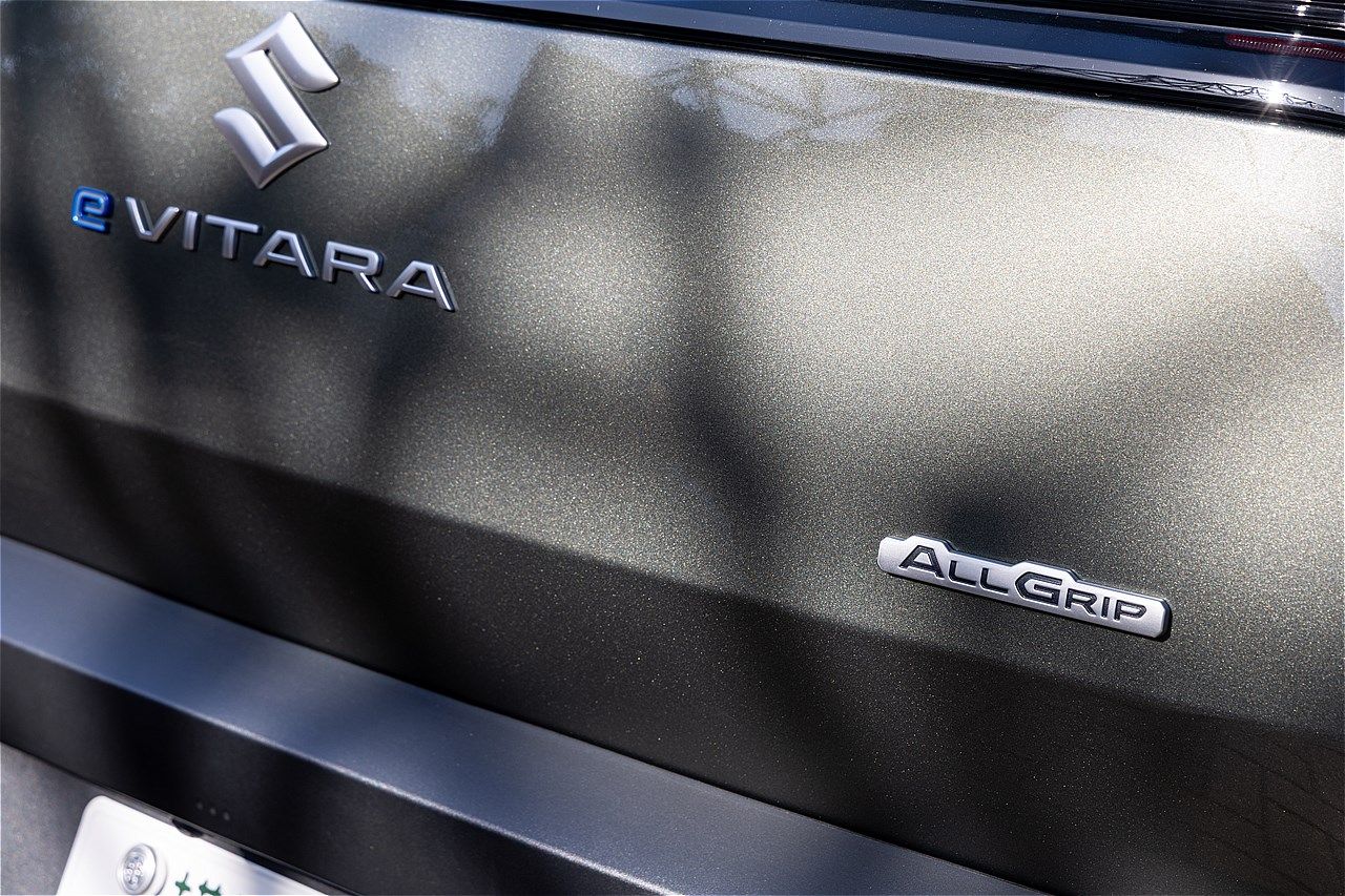 スズキの新型BEV「eビターラ」（写真：三木 宏章）