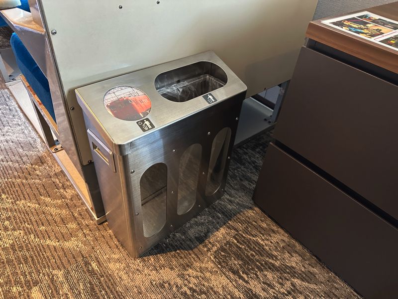 実際に使えるゴミ箱（筆者撮影）