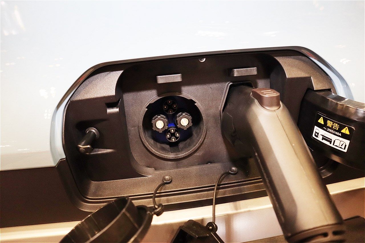 LACホールディングスのBEVキャンピングカー「LAC EVキャンパーP」（写真：筆者撮影）