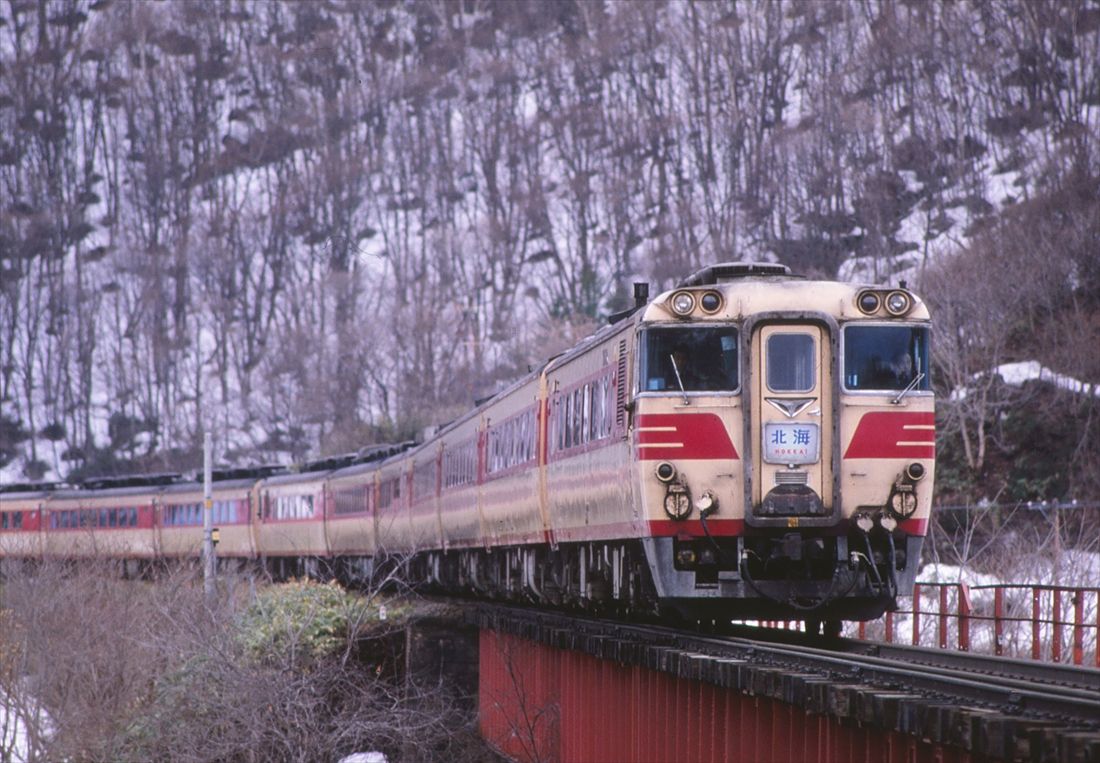 函館本線山線を走る唯一の特急だった「北海」（撮影：南正時）
