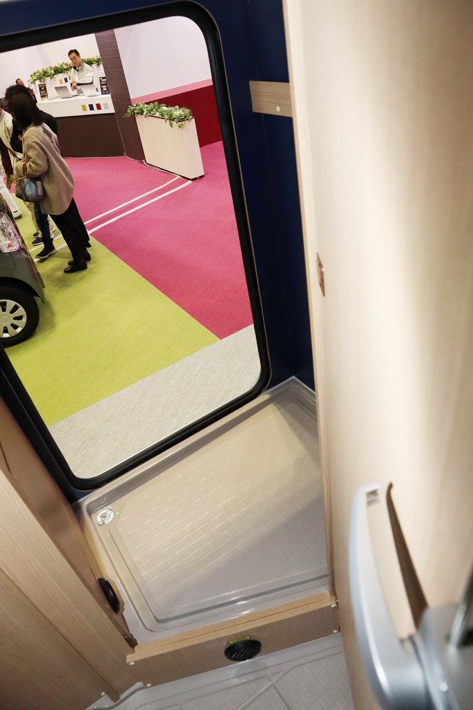 トヨタ「カムロード」をベースにした先代モデルの「コルド リーブス」（写真：筆者撮影）