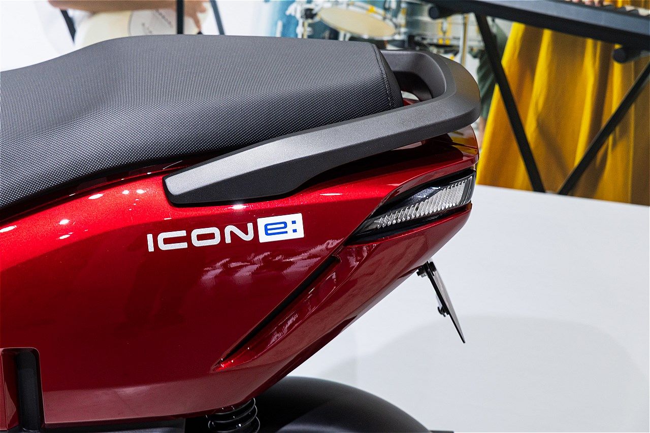 原付一種のホンダ新型電動スクーター｢アイコンe:｣（写真：三木 宏章）