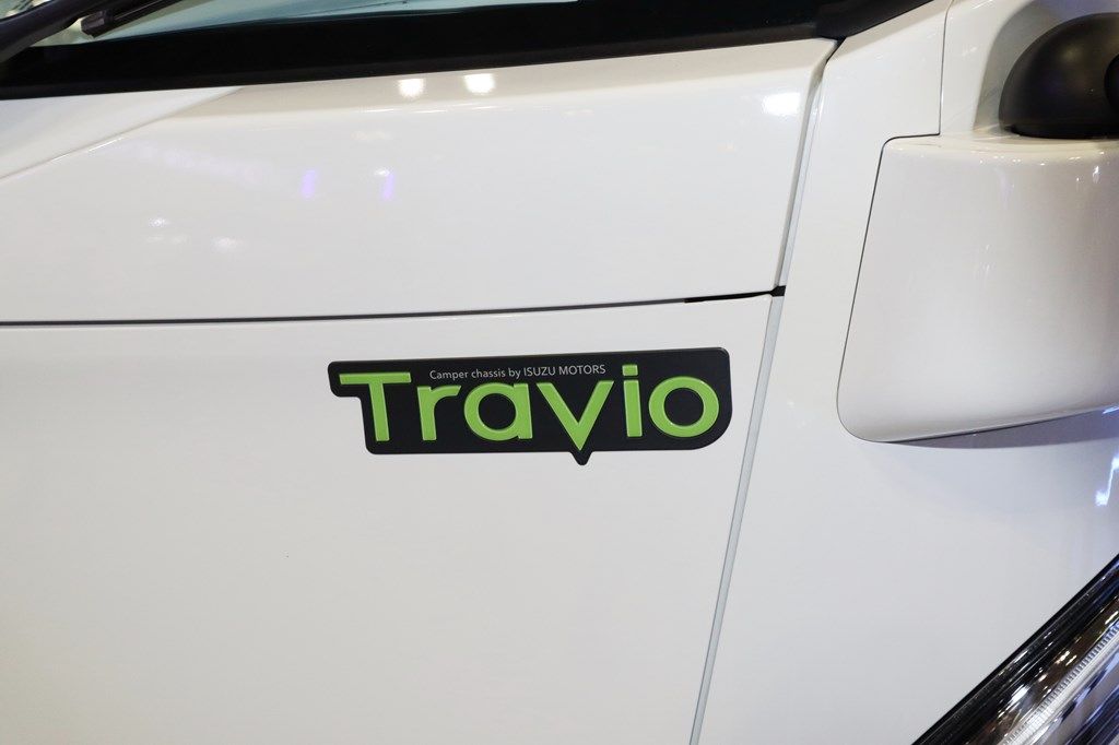 いすゞ「トラヴィオ」をベースにした、バンテックの新型キャンピングカー「コルド リーブス」（写真；筆者撮影）