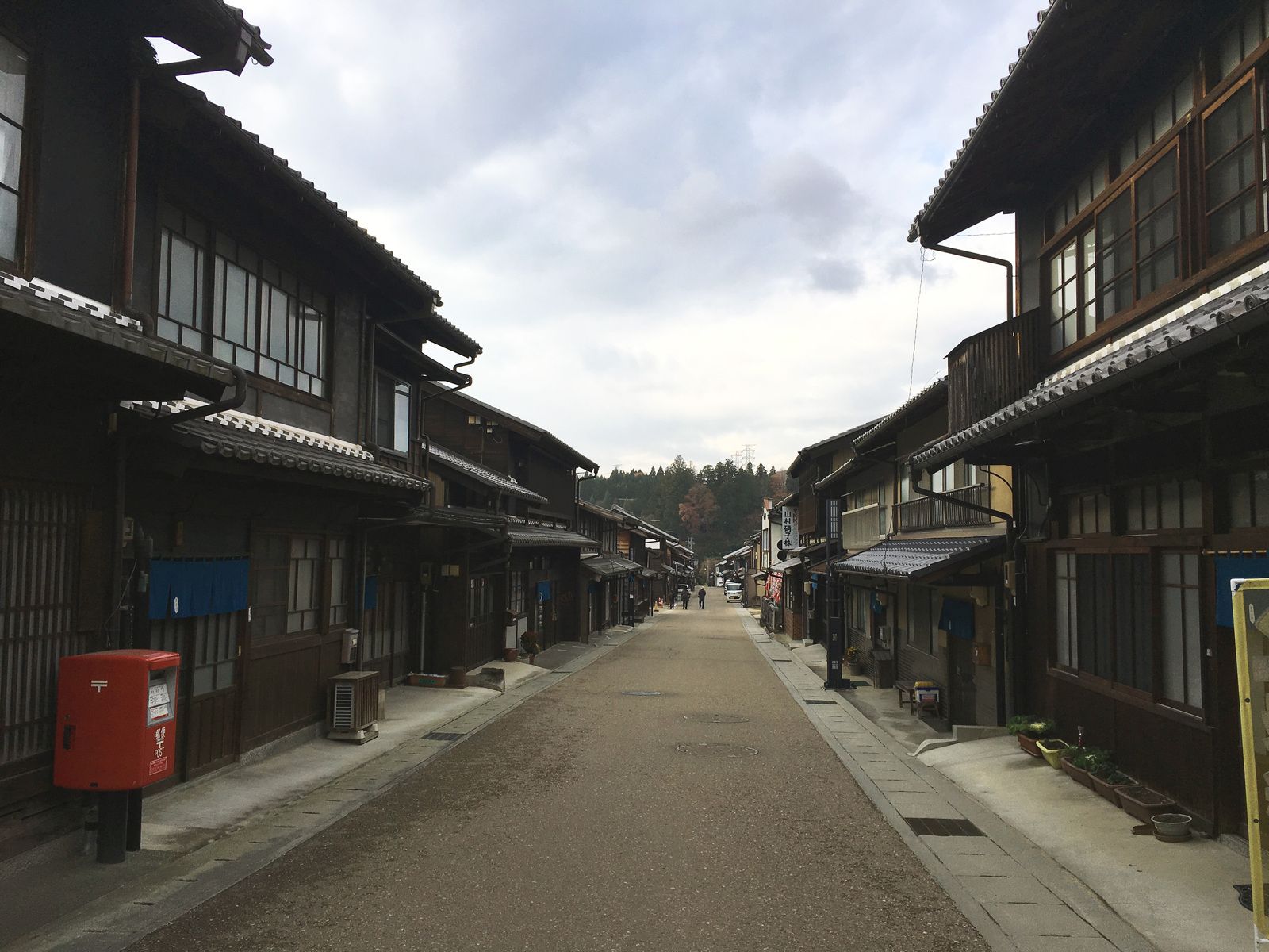 フォトジェニックな町並みが続いています（筆者撮影）