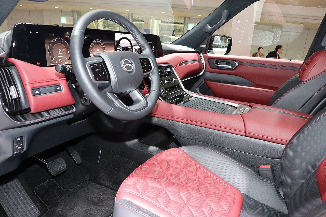 ジャパンモビリティショー2025に展示された日産の新型「パトロール」（筆者撮影）