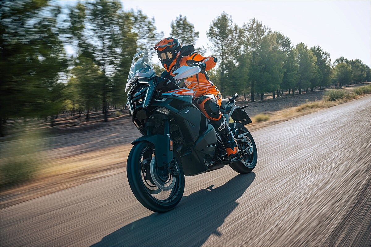 KTM「1390スーパーアドベンチャーSエヴォ」（写真：KTM）