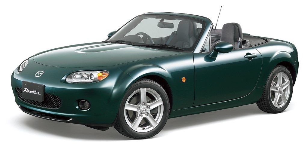 マツダの3代目「ロードスター（NC1）」（写真：マツダ）