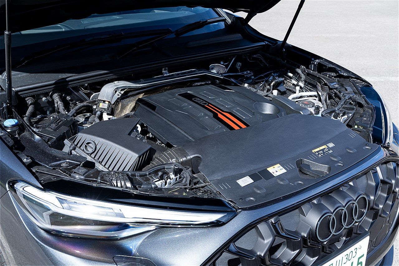 アウディの新型「SQ5スポーツバック」（写真：三木 宏章）