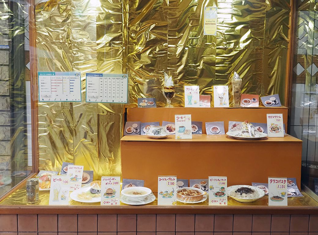 店先のサンプルショーケース（筆者撮影）