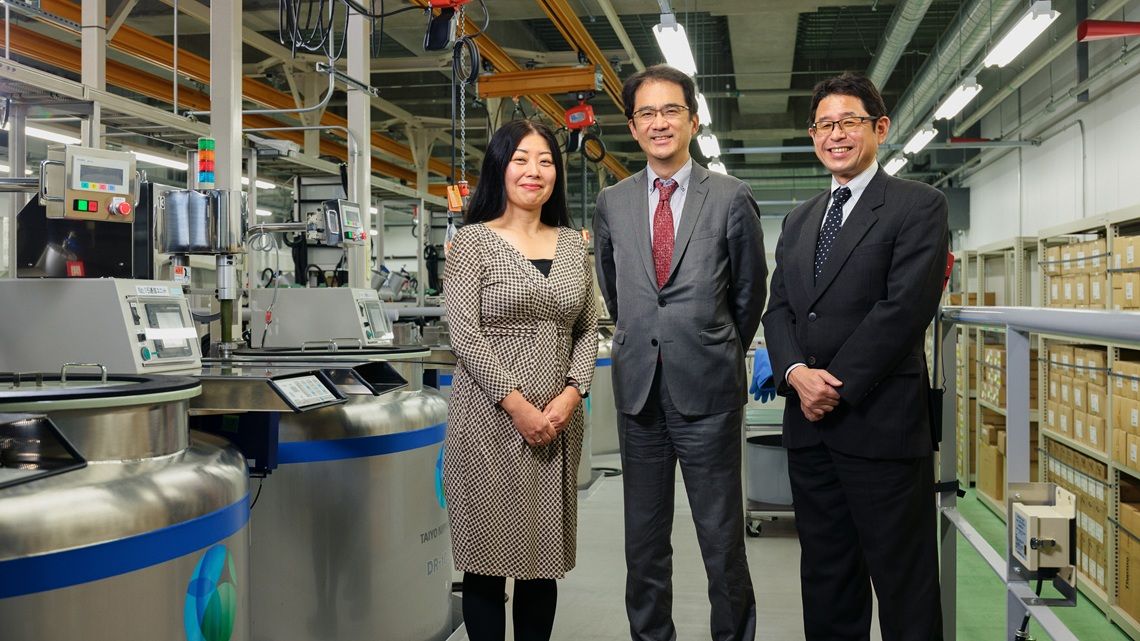 左から日本生物資源産業利用協議会（CIBER） 代表理事 池田純子氏、東北大学 東北メディカル・メガバンク機構（ToMMo） 教授（広報・倫理法令／企画担当） 長神風二氏、サーモフィッシャーサイエンティフィック ラボプロダクツ フィールドアプリケーションマネージャー  中嶋祥人氏