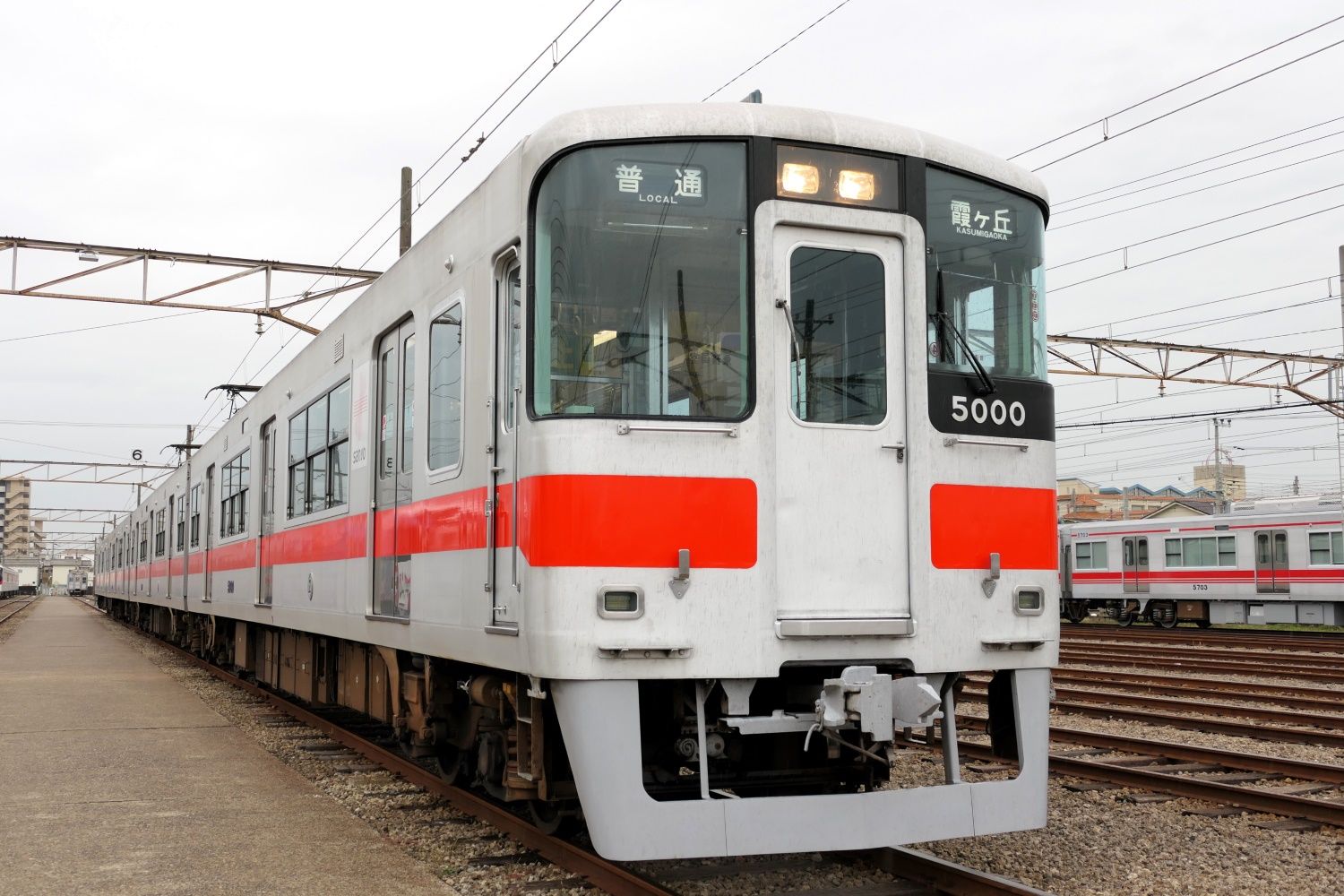 山陽電車　5000系　普通・霞ヶ丘行き