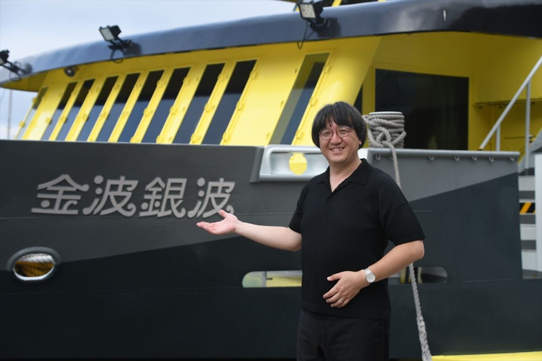 「金波銀波」のデザインを手がけた建築家・デザイナーの川西康之氏（記者撮影）