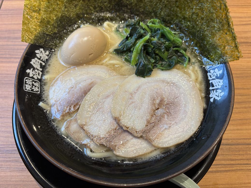 「壱角家」の濃厚スープには中毒性があり、多くのリピーターを抱えている（筆者撮影）