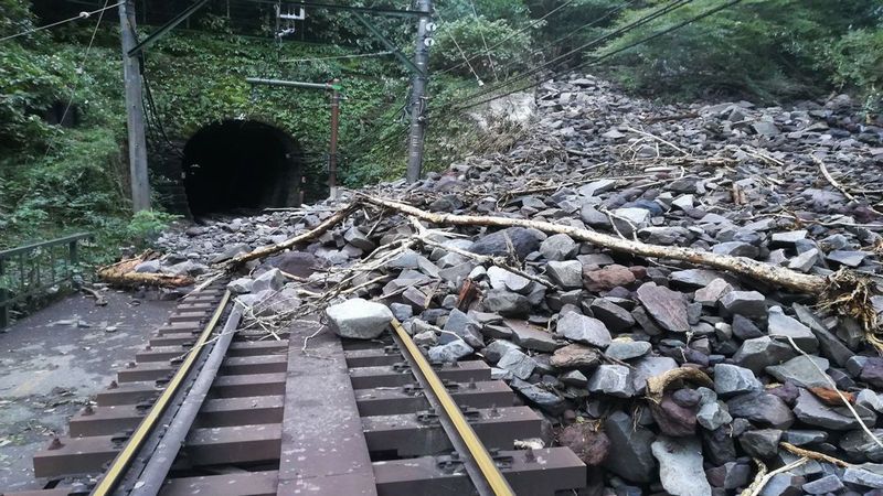 復旧を阻む険しさ､箱根登山鉄道の｢台風被害｣ 橋桁が流出､今後の被災防ぐ対策も課題 | ローカル線･公共交通 | 東洋経済オンライン