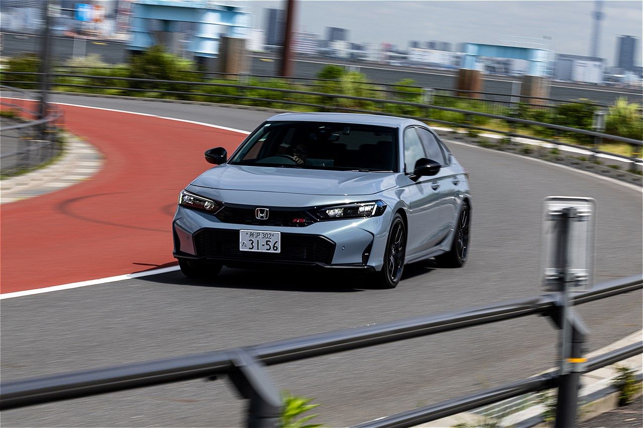 日本仕様のホンダ「シビックRS」（写真：筆者撮影）