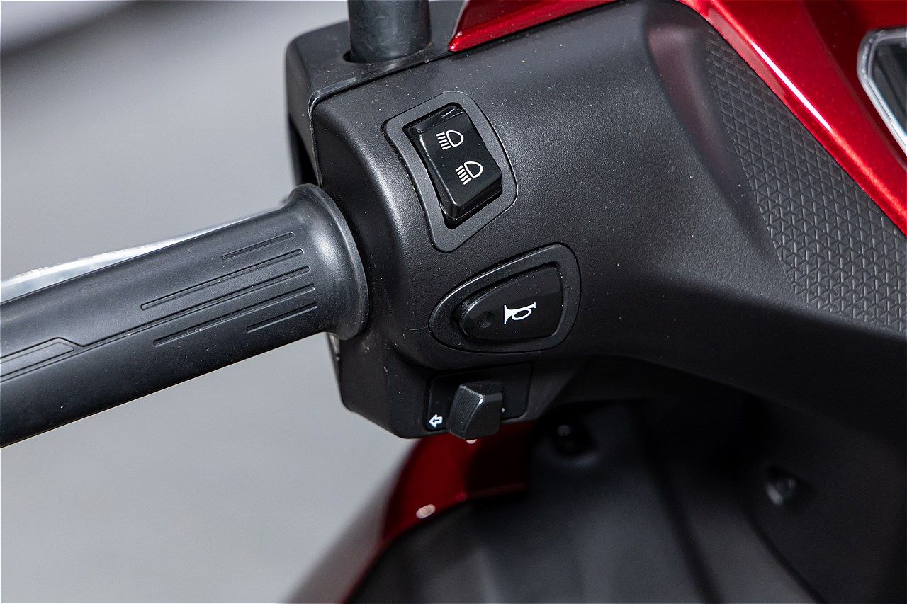 原付一種のホンダ新型電動スクーター｢アイコンe:｣（写真：三木 宏章）