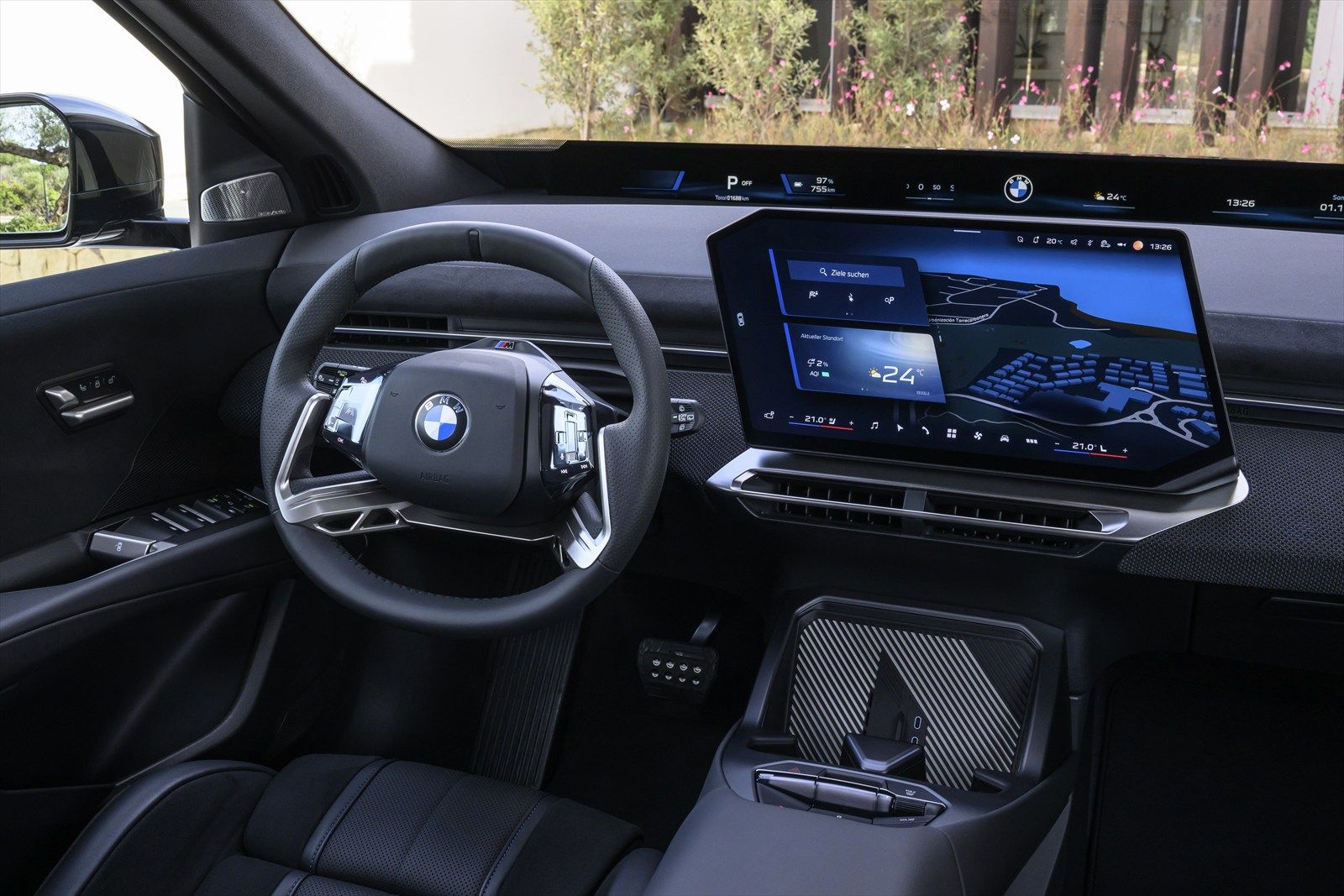 BMW iX3（写真：BMW）