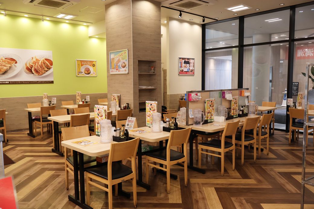 解放感があり、床の模様や壁のカラーも相まってスタイリッシュな雰囲気も（筆者撮影）