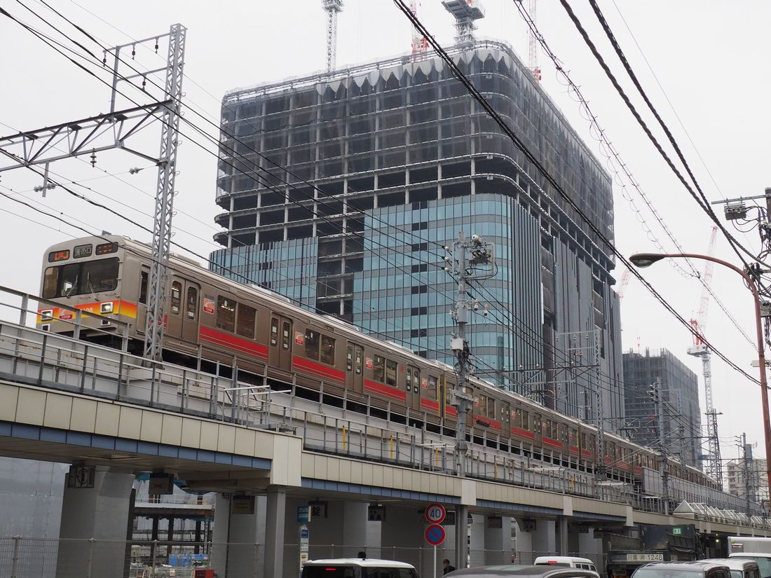 「大井町トラックス」のエリアは駅の北側、東急大井町線の高架沿いに広がる（記者撮影）