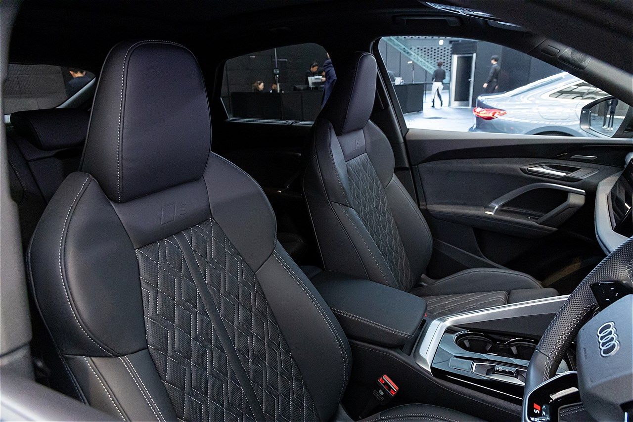 アウディの新型「Q5/Q5スポーツバック」（写真：三木 宏章）
