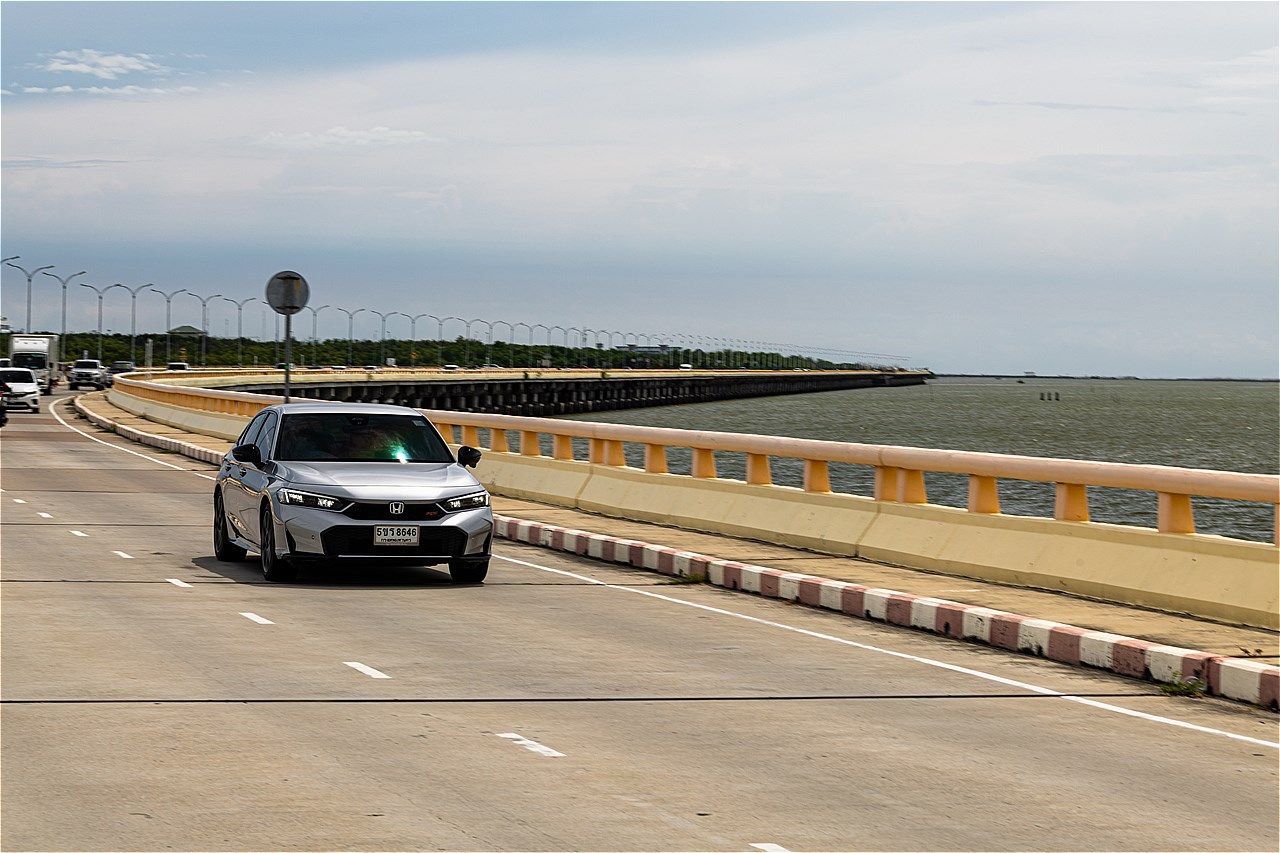 タイで試乗したホンダ「シビック e:HEV RS」（写真：筆者撮影）