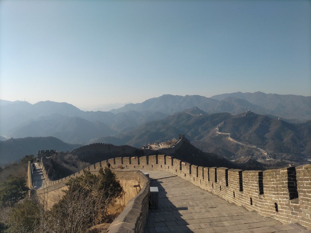 中国の「万里の長城」は早朝ガラガラだった。極寒の2月に訪れたからかもしれないけど（筆者撮影）