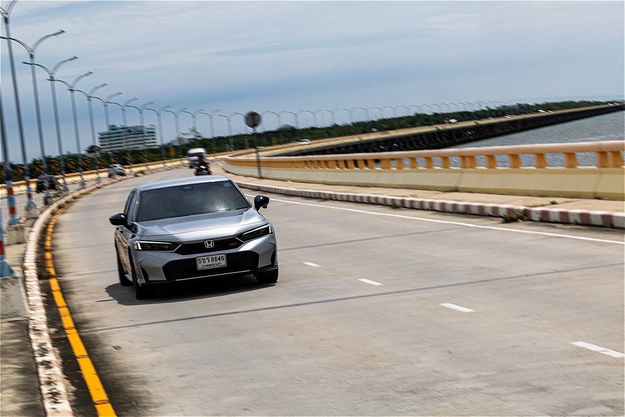 タイで試乗したホンダ「シビック e:HEV RS」（写真：筆者撮影）
