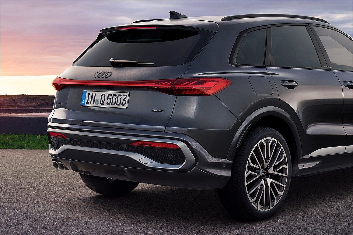 アウディ新型「「Q5エディションワン」」（アウディジャパン）