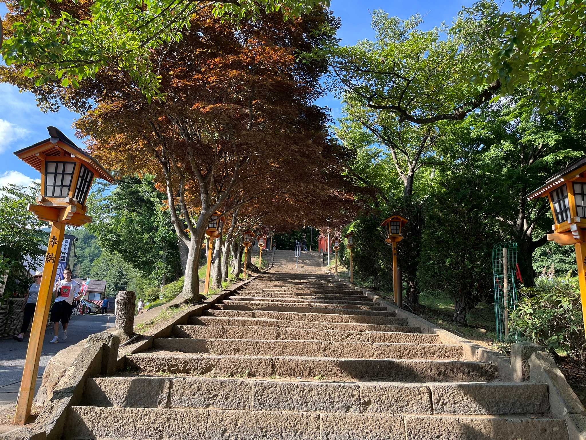 ここから「新倉富士浅間神社」に向かいます（筆者撮影）